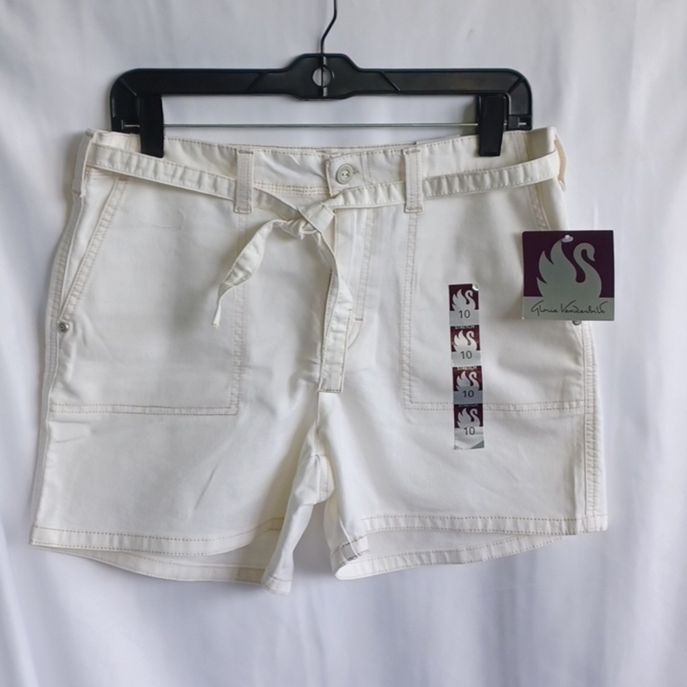 Gloria Vanderbilt NEW! Off White Shorts Size 10